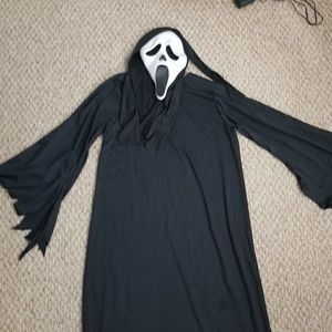 Spirit of Hallowwen Costumes - Scream/Ghost face costume Spirit of Hallowwen Costumes - Scream/Ghost face costume